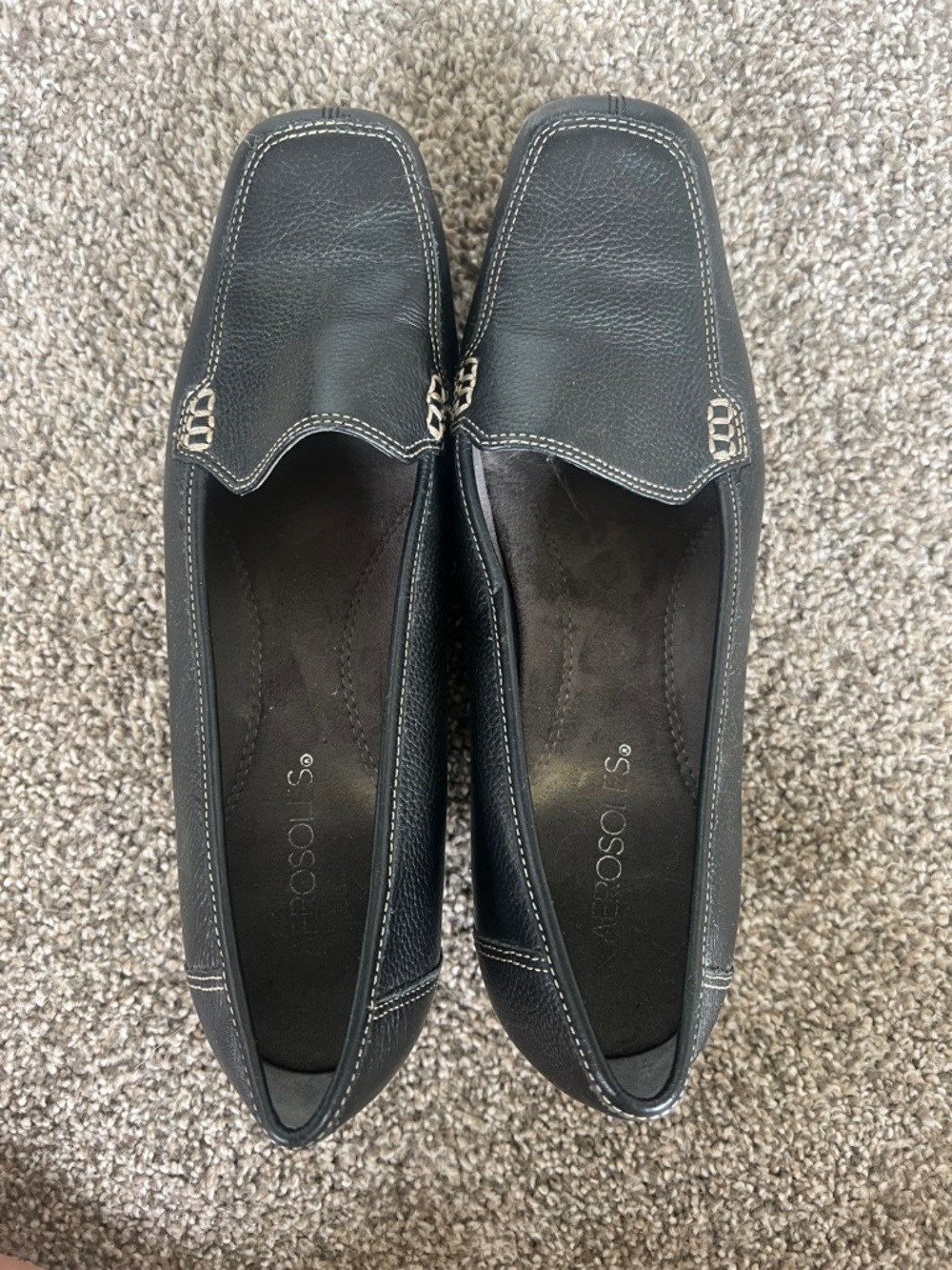 LIKE NEW Aerosoles Black Leather Square-Toe Heels
